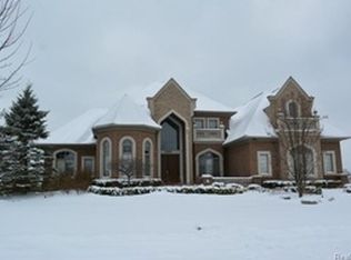 20883 Richmond Dr, Northville, MI