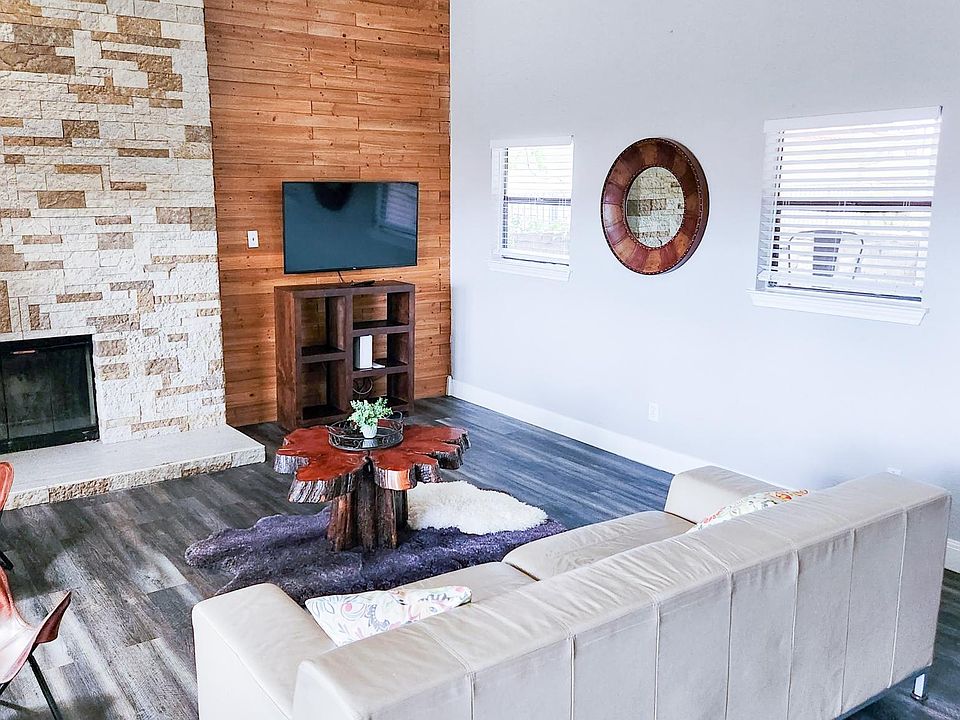 1st image of 3608 Hilltop Cir