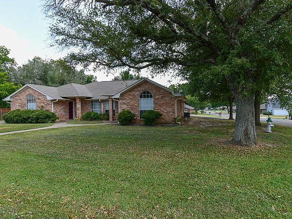 5th image of 3225 Ellen Dr