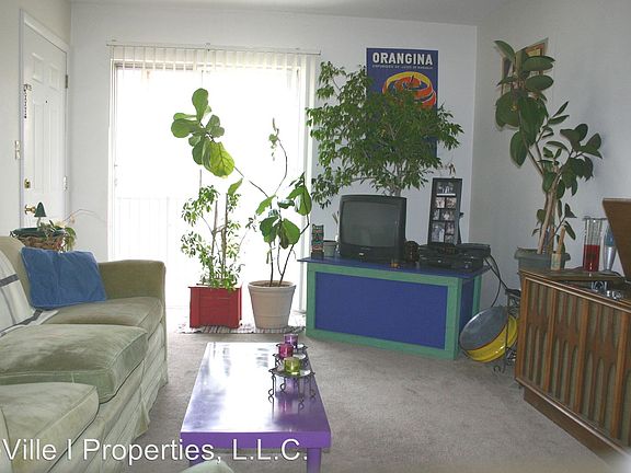 2nd image of 817 Southwest Blvd APT T