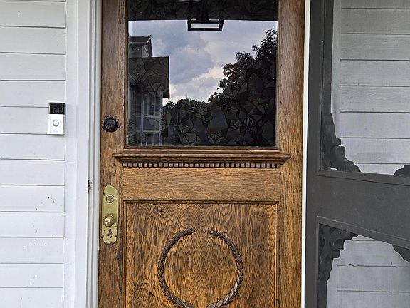 3rd image of 441 W Washington Ave