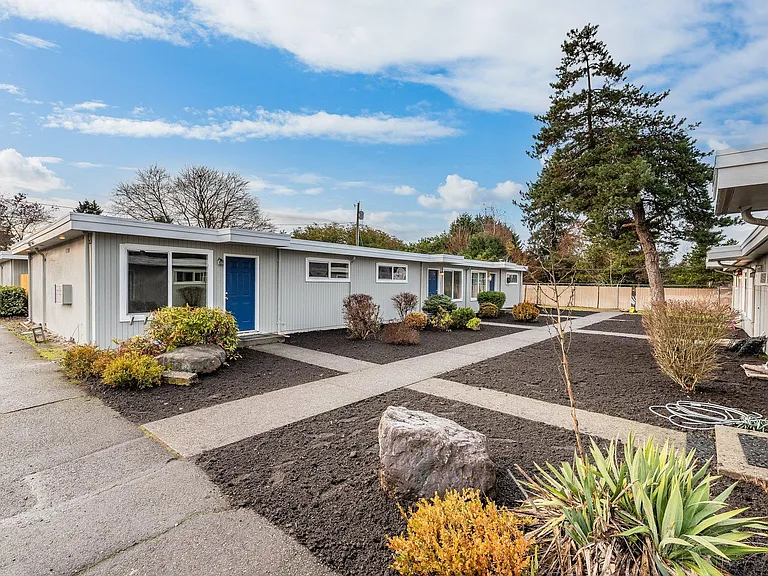 11320 Bridgeport Way SW — Photo 15