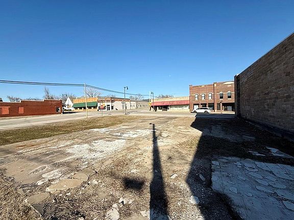 3rd image of 124-126 N Main St #128