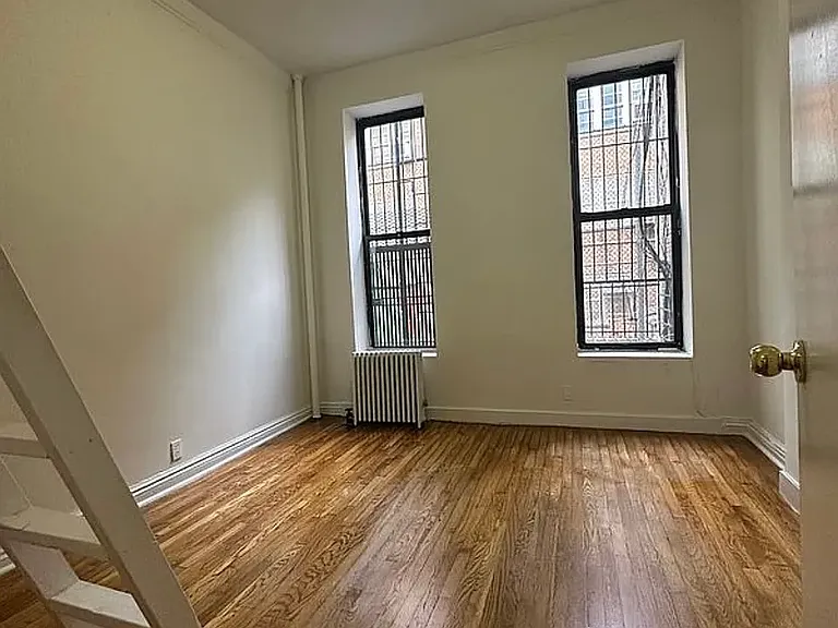 221 E 32nd St #2 — Photo 12