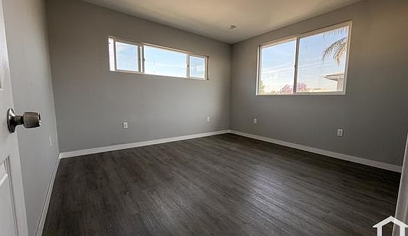 4th image of 3922 Hillcrest Dr APT C