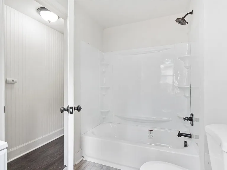 916 May St — Photo 14