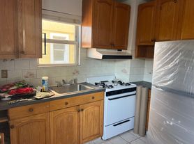 21-50 42nd St, Astoria, NY