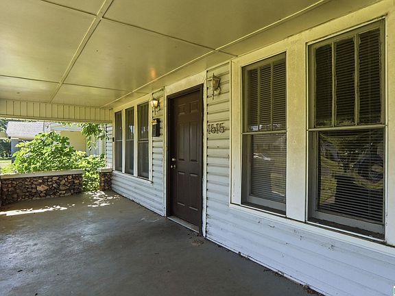 3rd image of 1615 31st St