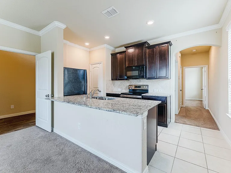 4713 Lake Cove Way — Photo 23