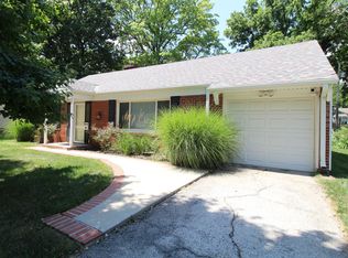 2206 Somerset Dr, Prairie Village, KS 66208