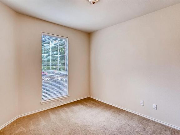 5th image of 9408 Woodhurst Dr
