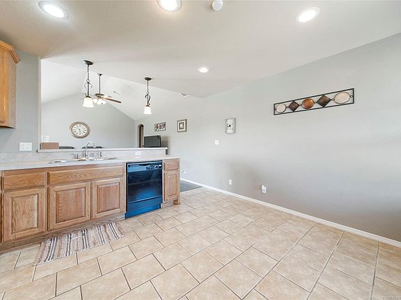 4th image of 217 W Dillon Dr