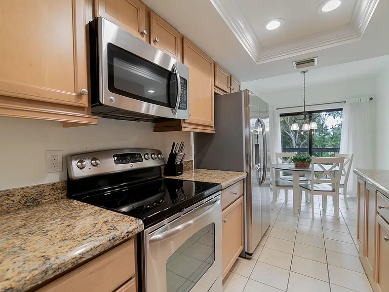 11355 Pond View Dr #D203 — Photo 6