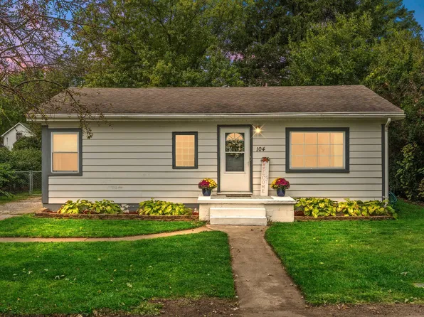 104 Park Ave, Wheeler, IN 46393