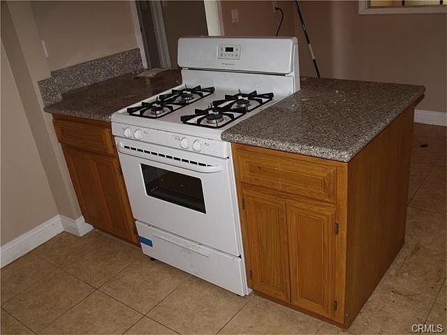 2nd image of 1648 W Houston Ave