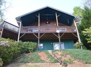 415 Timber Creek Dr, Franklin, NC 28734