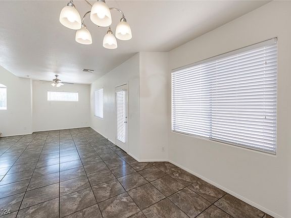 5th image of 10914 Avenzano St