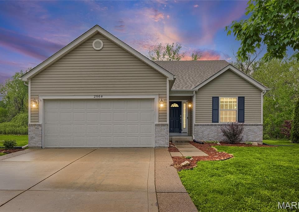1st image of 2664 Shorewood Dr
