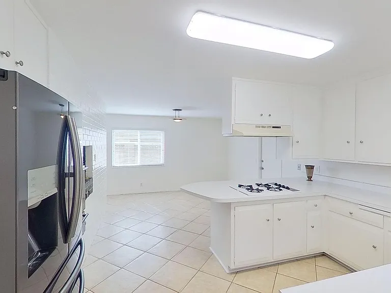 16402 Birdie Ln — Photo 3