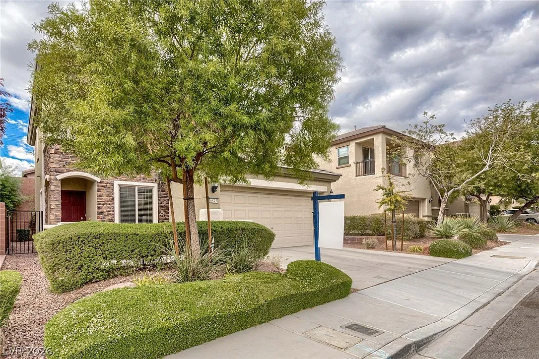 4 bed, 2.5 bath, 1865 sqft, $2,295 — Photo 3