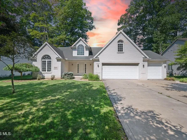 2124 McIntosh Dr, Holland, OH 43528