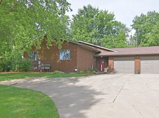 2415 Parker Ave, Marshalltown, IA 50158