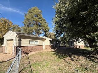 913 Starks Dr, Larned, KS 67550