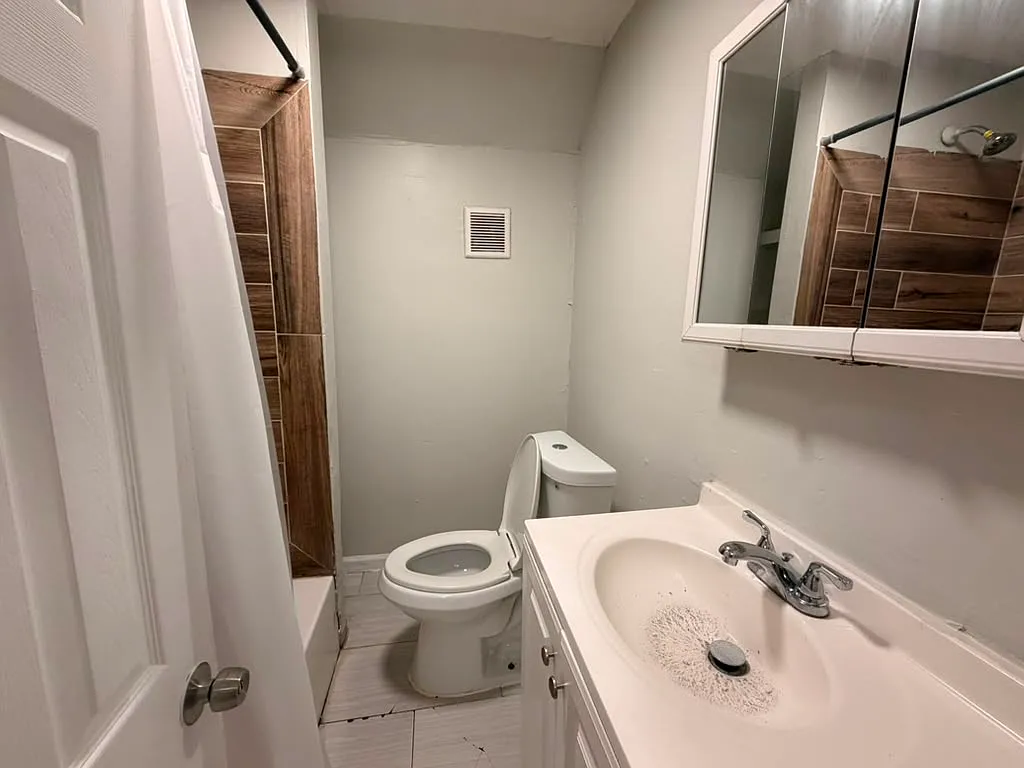 4 bed, $2,295 — Photo 3