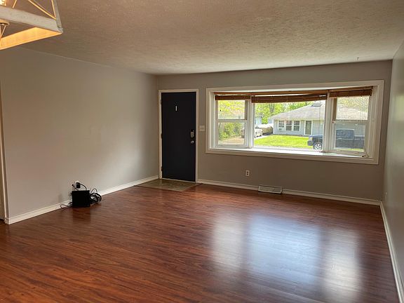 3rd image of 5509 N Renwood Ave