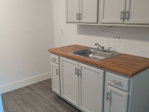 4th image of 2907 Chippewa St #B