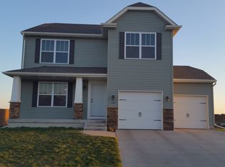 709 36th St SW, Bondurant, IA 50035