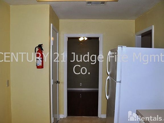 5th image of 1123 Hoke Smith Dr
