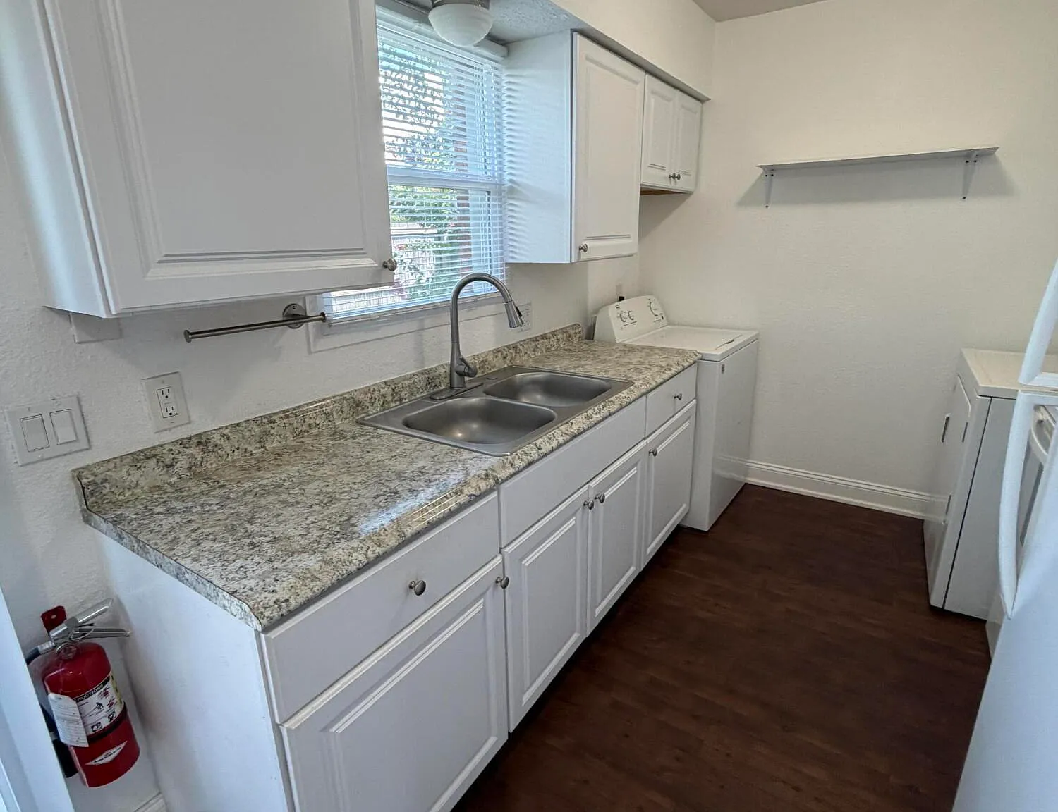 2 bed, 1.5 bath, 850 sqft, $1,195 — Photo 2