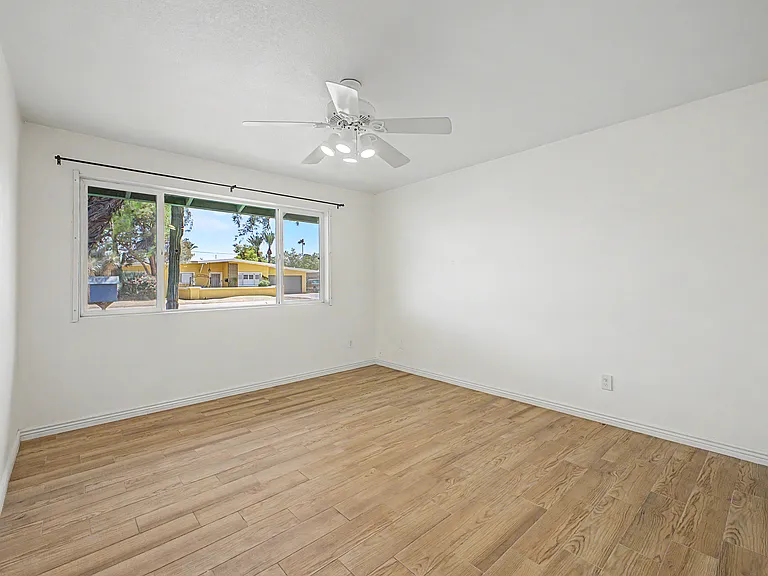 3922 E Sahuaro Dr — Photo 13