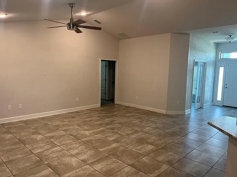 216 Heritage Park Ln — Photo 13