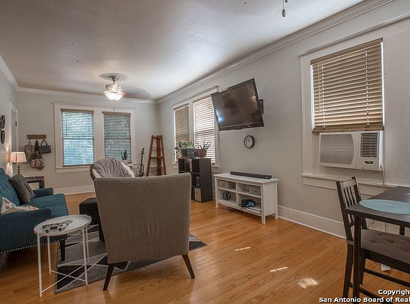 5th image of 512 W Craig Pl APT 3
