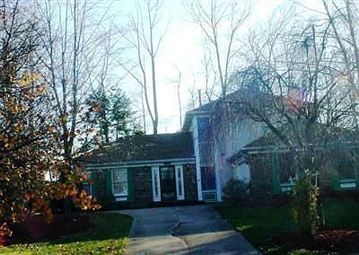 1st image of 3074 Greenwich Ln