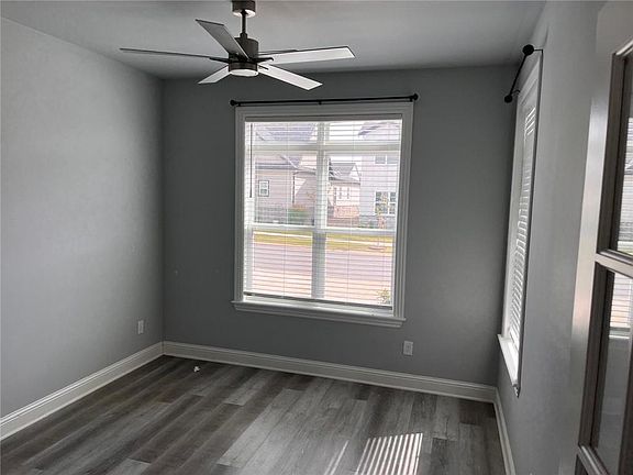 4th image of 2310 Poppy St