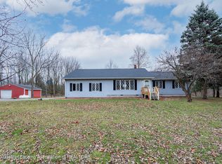 13065 Center Rd, Bath, MI 48808