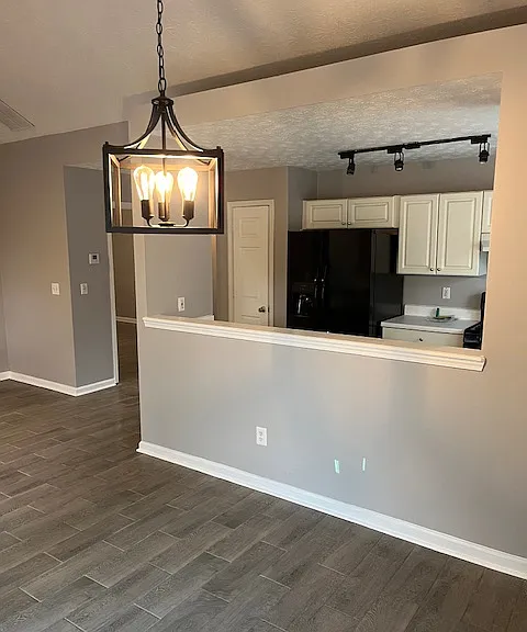 3691 Manor Ct SW — Photo 1