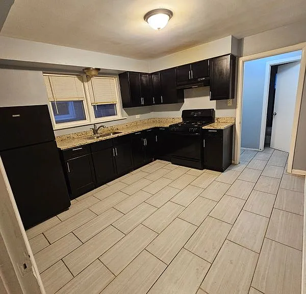7814 S Essex Ave #1 — Photo 5