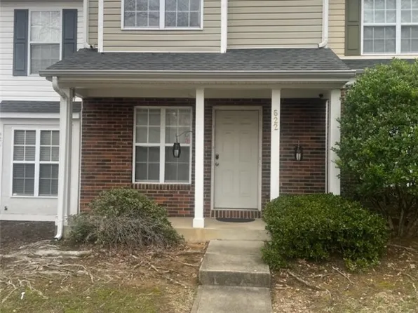 622 Emerald Cove Dr, Charlotte, NC 28262