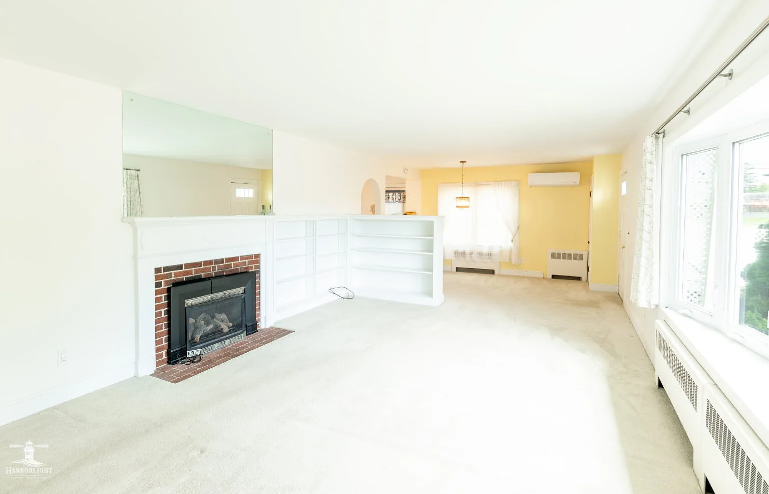 3 bed, 1.5 bath, 1379 sqft, $2,800 — Photo 2