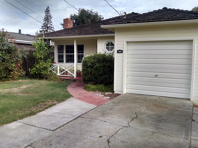 1351 Chestnut St — Photo 36