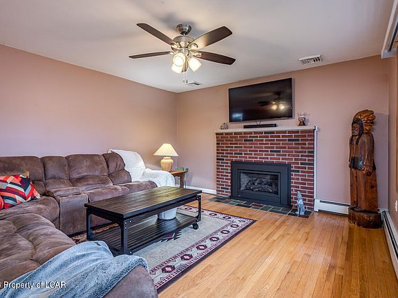 2nd image of 33 Balsam Rd