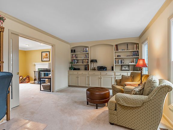 3rd image of 9426 Bridgewood Ct