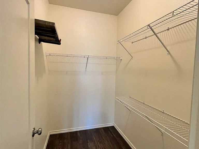 5816 Deauville St — Photo 18