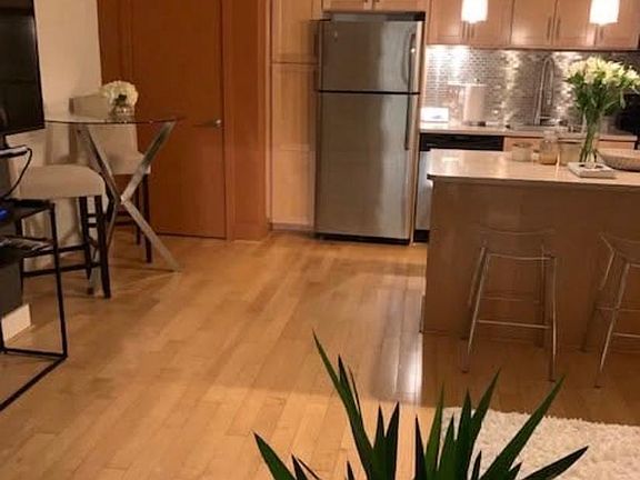 5th image of 210 Oakwood St SE APT 204