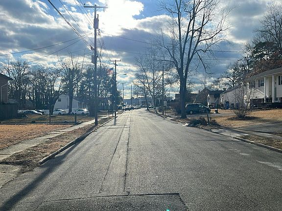 5th image of 8 Sumner Ave