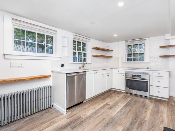 1 Mugford St #3, Marblehead, MA 01945